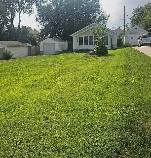 1325 Maplewood Drive Ne, Cedar Rapids, IA 52402