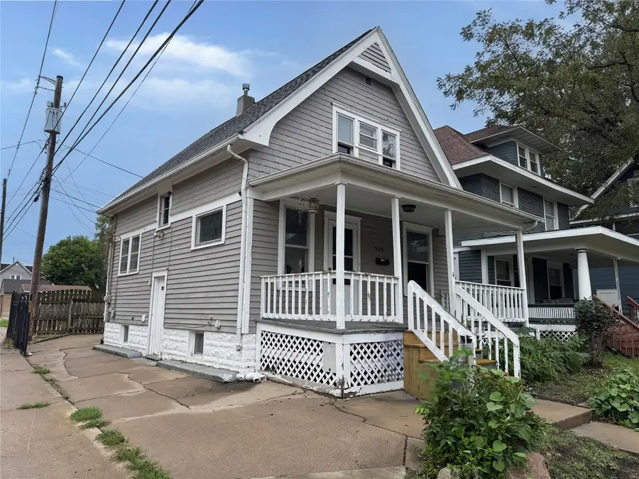 509 15th Street Se, Cedar Rapids, IA 52403 - #3
