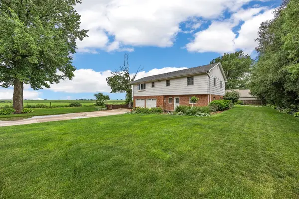 2209 44th Avenue, Homestead, IA 52236
