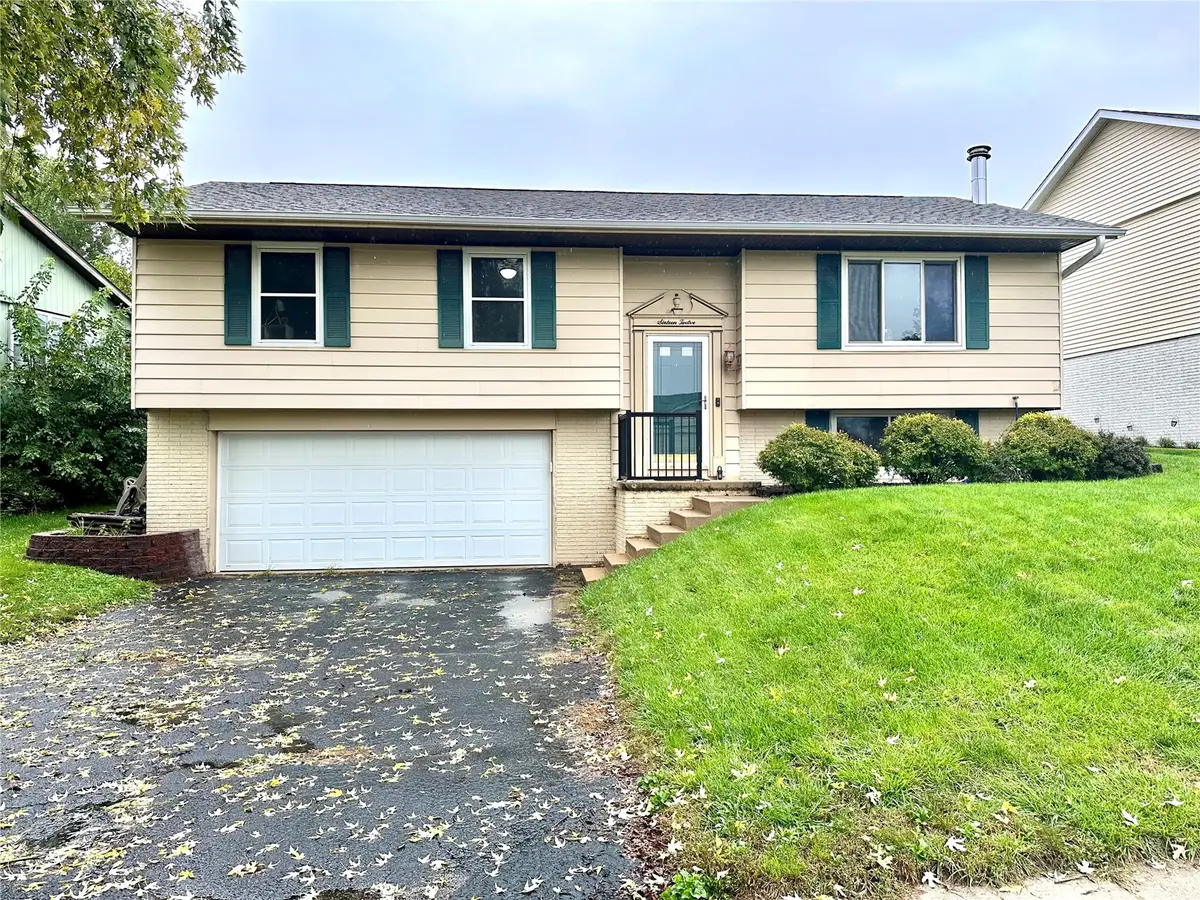 1612 Parkwood Lane Ne, Cedar Rapids, IA 52402 - #1
