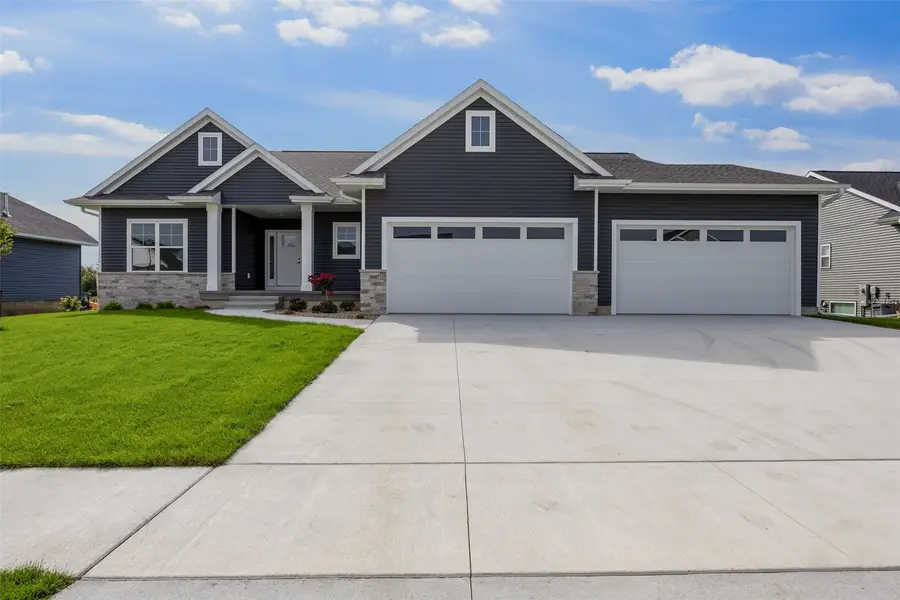 3007 Prairielight Court, Hiawatha, IA 52233 - #2