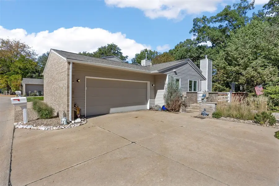 732 East Post Court Se, Cedar Rapids, IA 52403 - #2