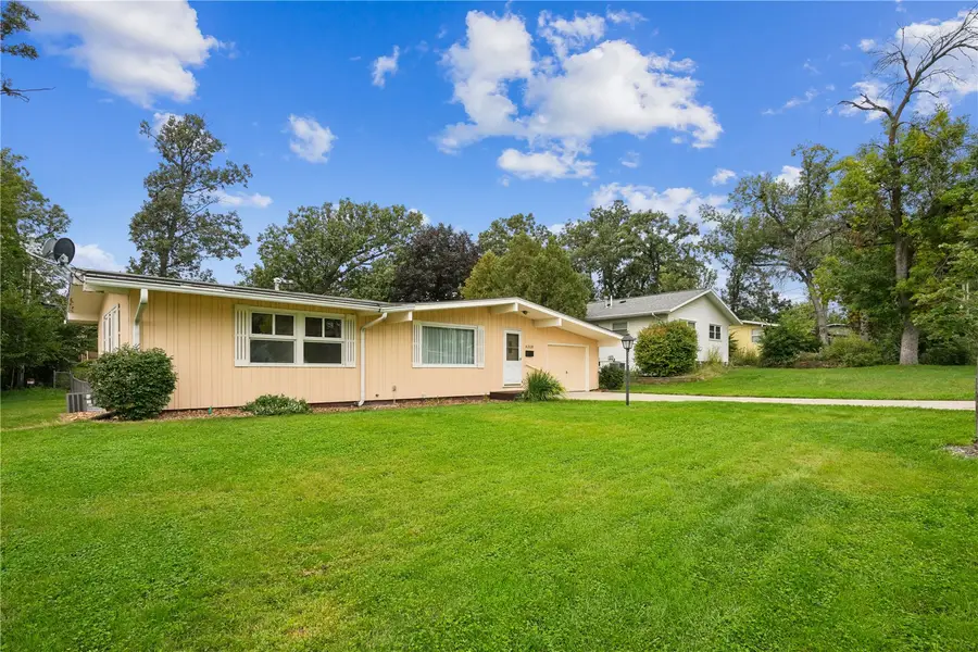 4209 Northwood Drive Ne, Cedar Rapids, IA 52402 - #2