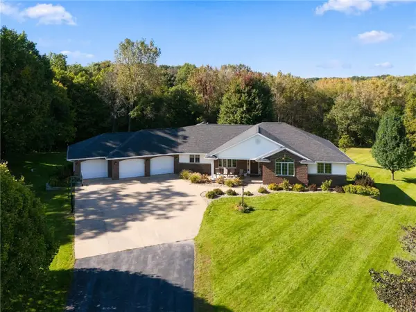 24594 110th Street, Anamosa, IA 52205