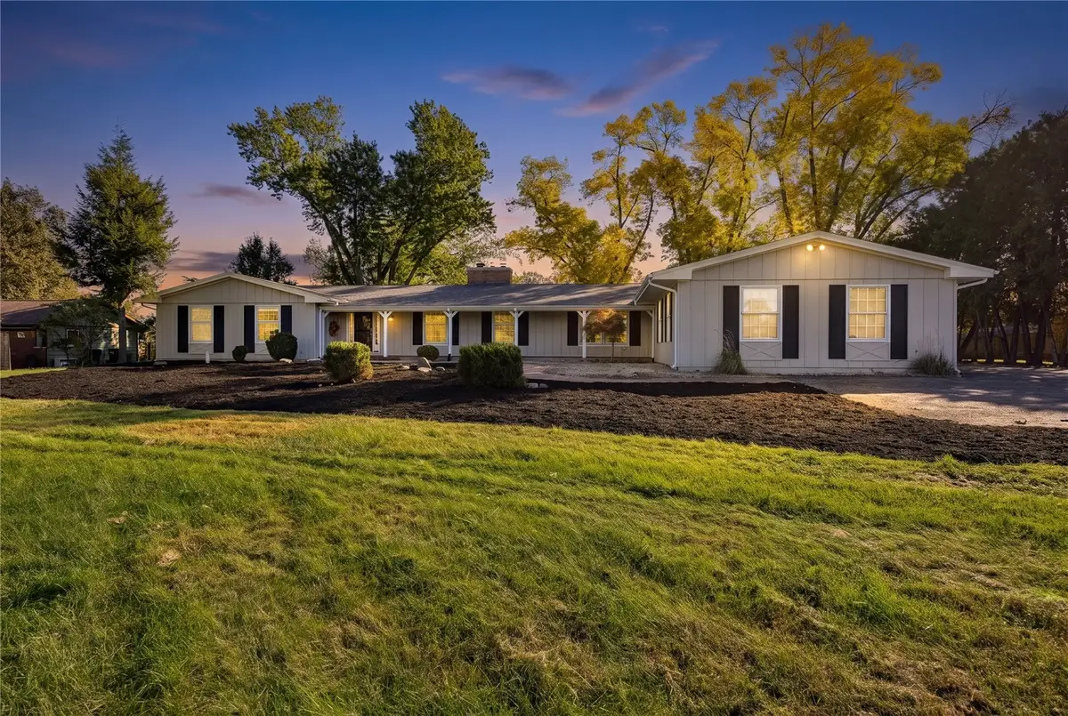 2915 Indian Hill Road Se, Cedar Rapids, IA 52403 - #1