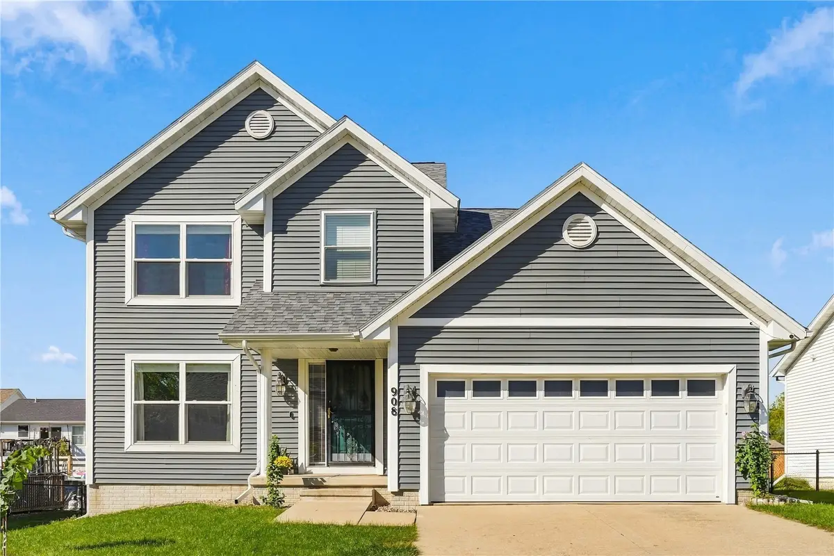 908 Rolling Creek Drive Ne, Cedar Rapids, IA 52402 - #1