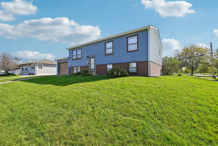 5937 Sharon Ln Nw, Cedar Rapids, IA 52405 - #2