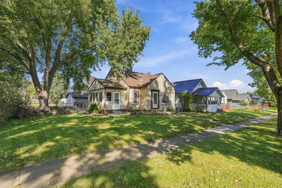 1070 H Avenue Nw, Cedar Rapids, IA 52405 - #2