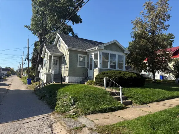 318 Highland Drive Nw, Cedar Rapids, IA 52405