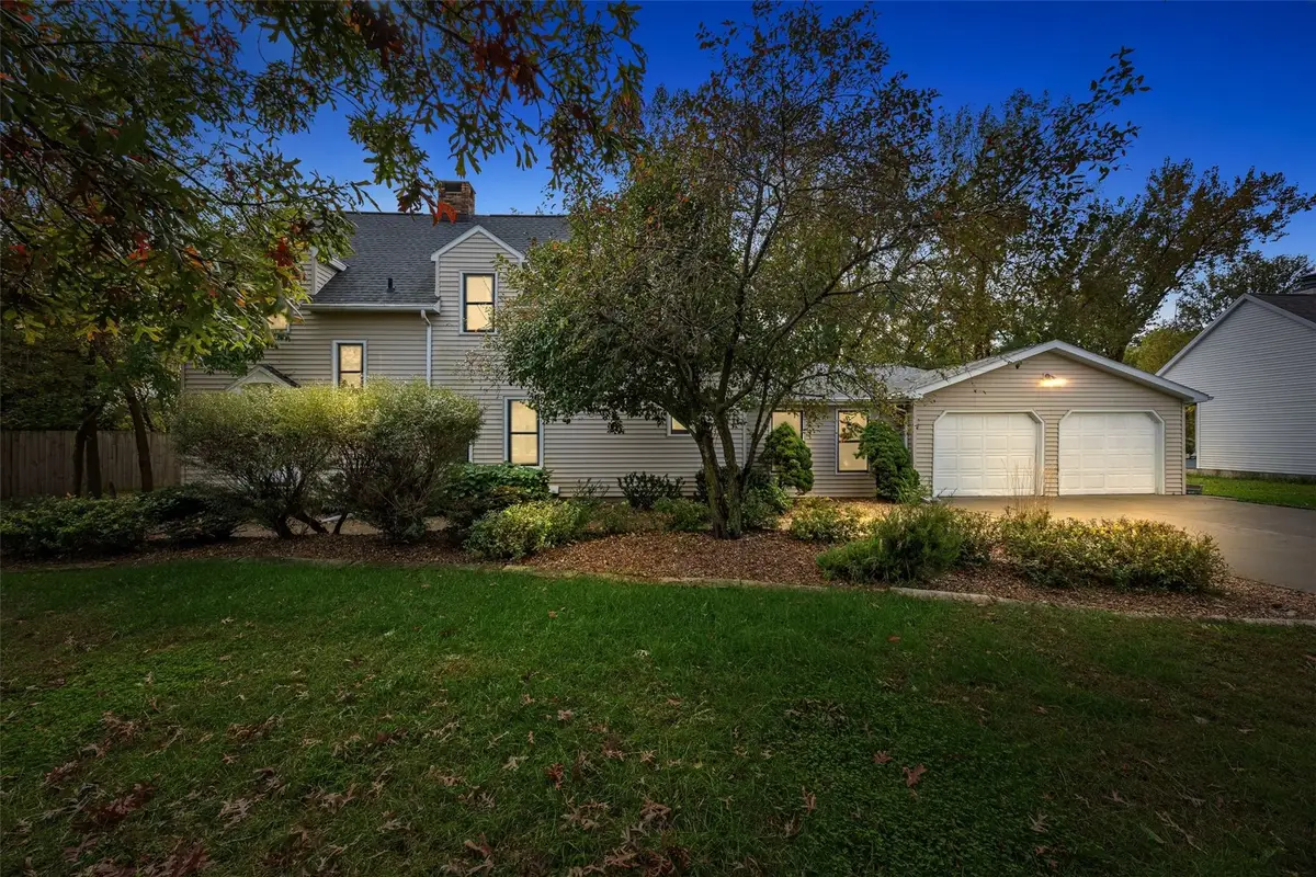 3653 Cottage Grove Avenue Se, Cedar Rapids, IA 52403 - #1