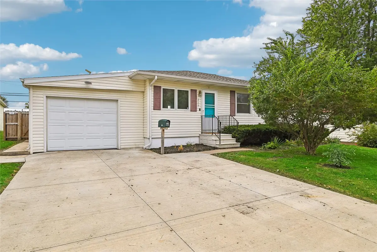 269 Peace Avenue Nw, Cedar Rapids, IA 52405 - #1