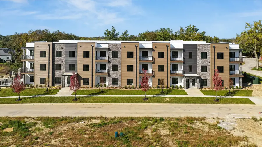 4428 Deer Creek Road #301, Iowa City, IA 52246 - #2