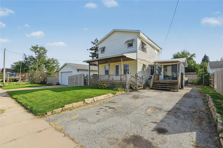 107 24th Avenue Sw, Cedar Rapids, IA 52404 - #3