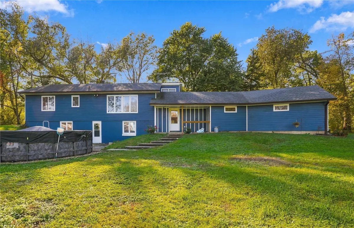 210 N 3 Street, Hazleton, IA 50641 - #1