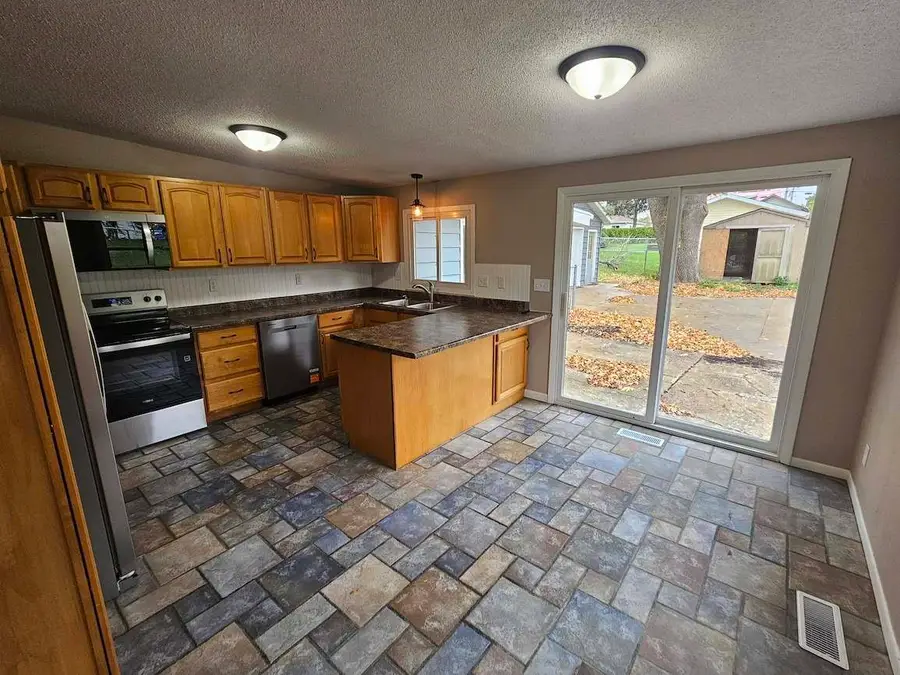 1915 11th Avenue, Marion, IA 52302 - #3