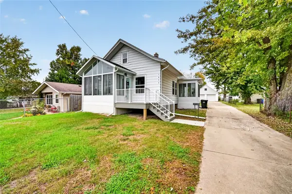 1432 34th Street Ne, Cedar Rapids, IA 52402