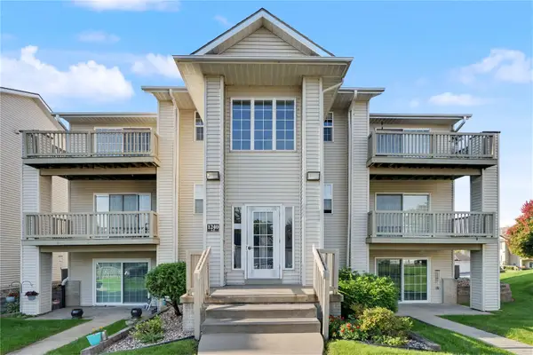 1240 44th Street #E, Marion, IA 52302