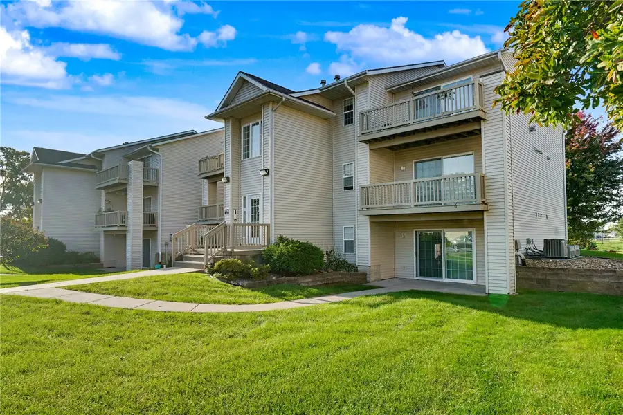 1240 44th Street #E, Marion, IA 52302 - #2