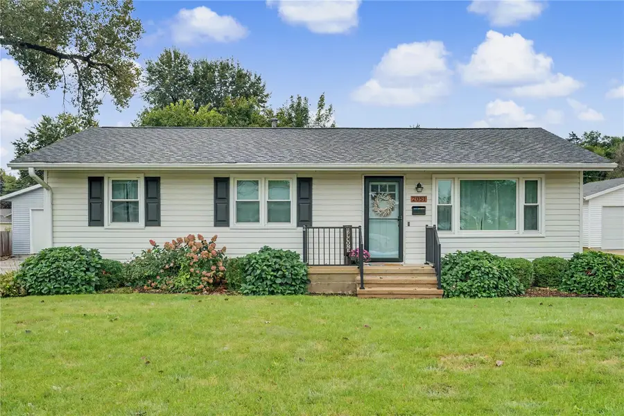 2051 Brookland Drive Ne, Cedar Rapids, IA 52402 - #2