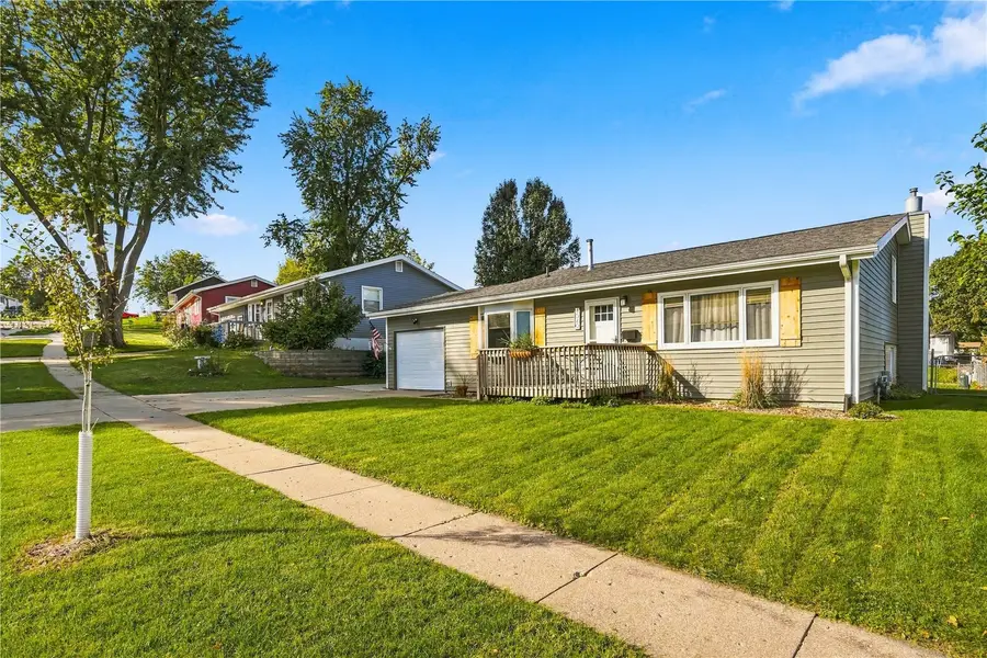 1340 Terrace St, Marion, IA 52302 - #2