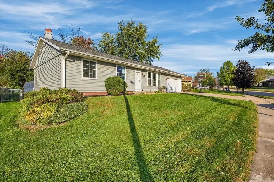 1516 Cottonwood Lane Ne, Cedar Rapids, IA 52402 - #2