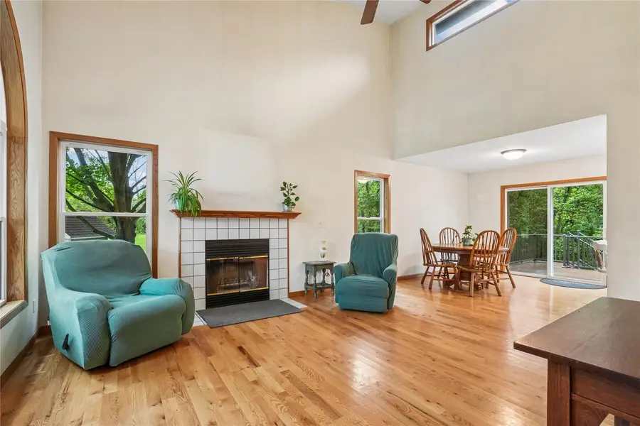 3945 S Spring Street Ne, Solon, IA 52333 - #3
