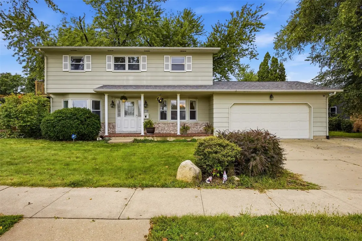 2120 27th Street, Marion, IA 52302 - #1