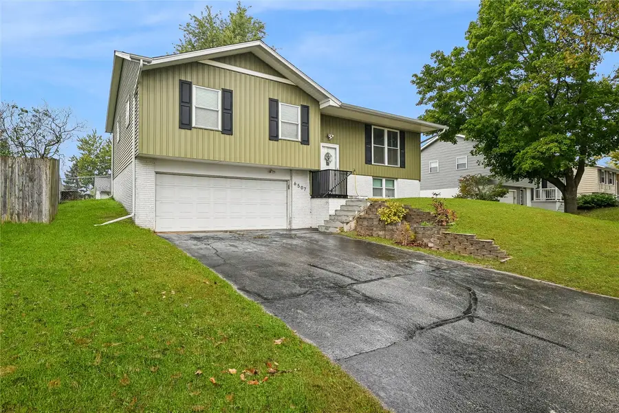 6507 Medford Lane Ne, Cedar Rapids, IA 52402 - #2