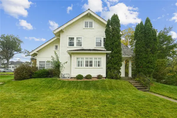 517 Knollwood Drive Se, Cedar Rapids, IA 52403