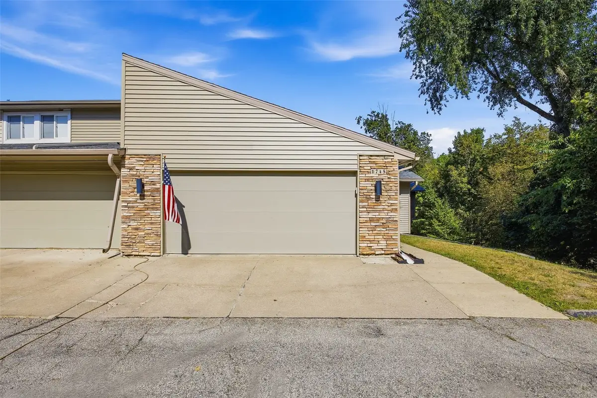 1745 Applewood Court Ne, Cedar Rapids, IA 52402 - #1