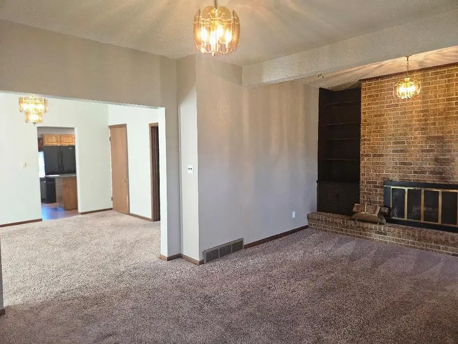 1612 7th Avenue, Belle Plaine, IA 52208 - #3