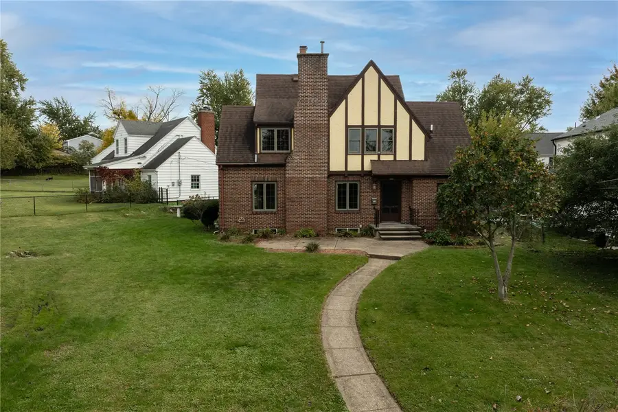 2445 5th Avenue Se, Cedar Rapids, IA 52403 - #2
