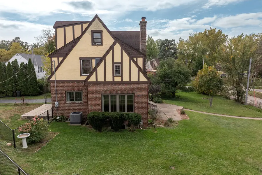 2445 5th Avenue Se, Cedar Rapids, IA 52403 - #3