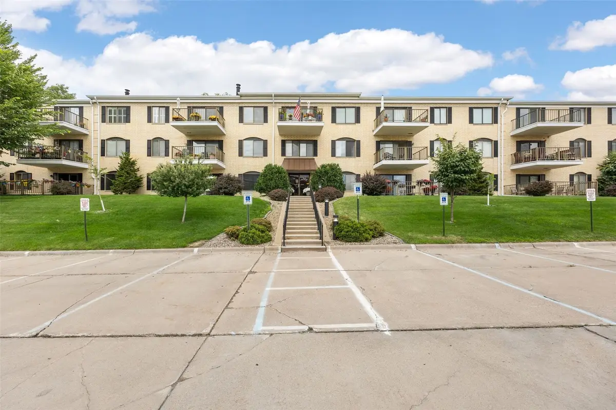 2131 1st Avenue #108, Cedar Rapids, IA 52402 - #1