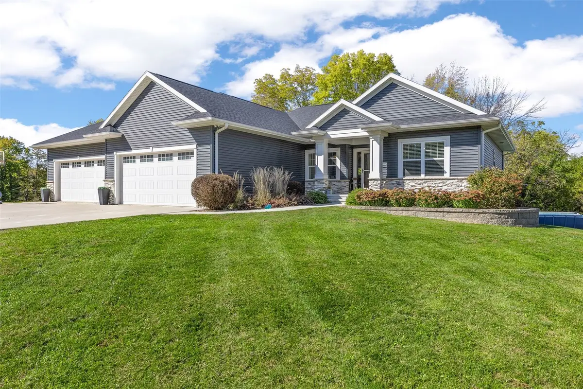 22402 102nd Street, Anamosa, IA 52205 - #1