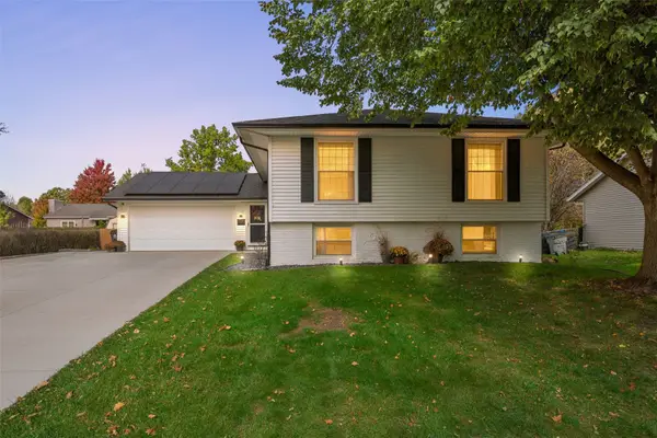 140 Carnaby Dr Ne, Cedar Rapids, IA 52402