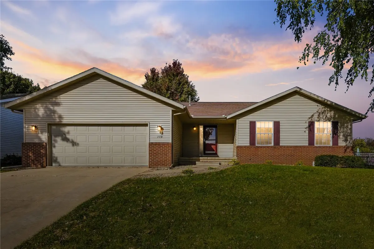 110 W 34th Avenue, Marion, IA 52302 - #1