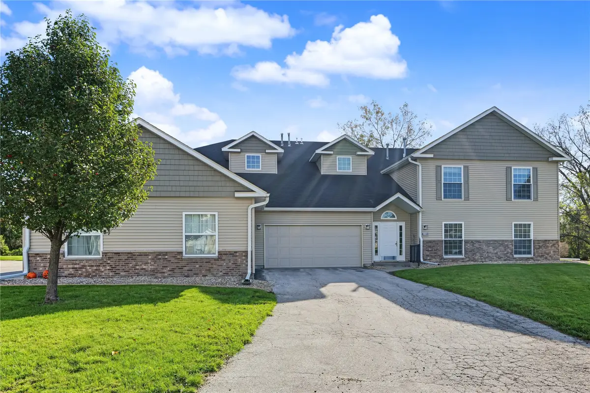4450 Westchester Dr #B, Cedar Rapids, IA 52402 - #1