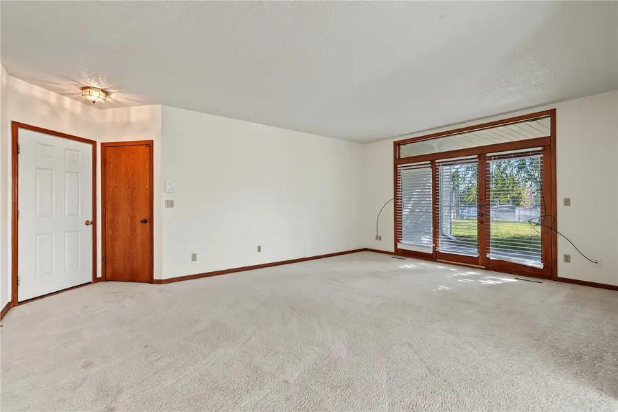 4450 Westchester Dr #B, Cedar Rapids, IA 52402 - #3