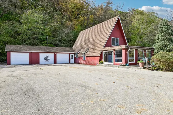 5739 22nd Ave Trail, Vinton, IA 52349