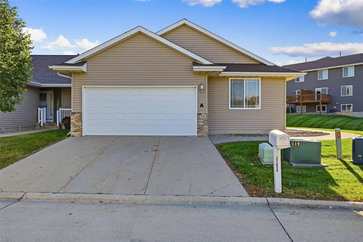 3765 37th Avenue Sw, Cedar Rapids, IA 52404 - #1