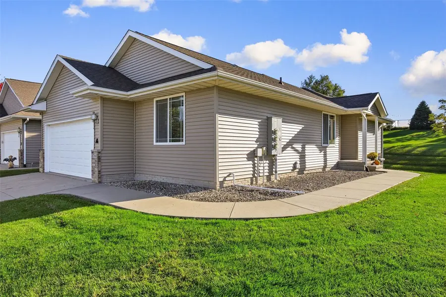 3765 37th Avenue Sw, Cedar Rapids, IA 52404 - #2