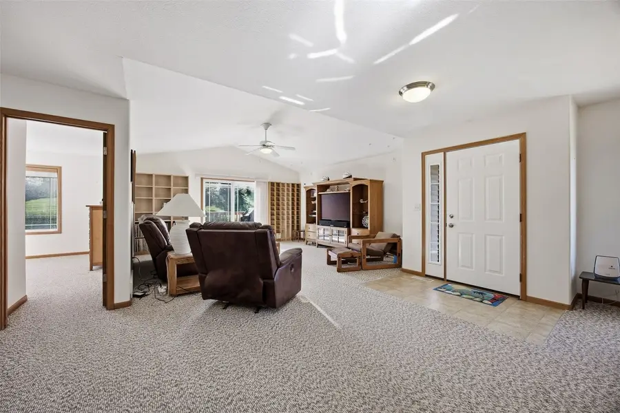 3765 37th Avenue Sw, Cedar Rapids, IA 52404 - #3