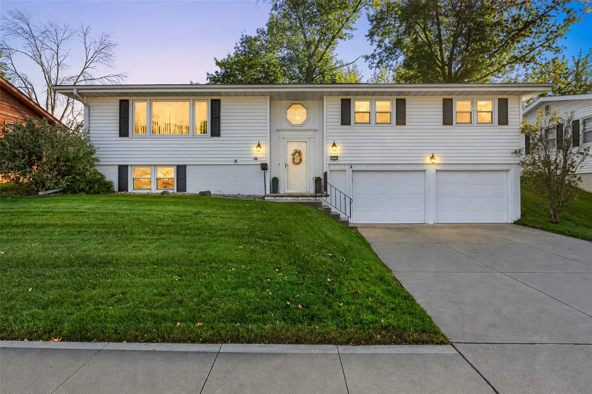 1355 Mcgowan Blvd, Marion, IA 52302 - #1