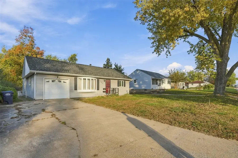 206 2nd Avenue, Hiawatha, IA 52233 - #3