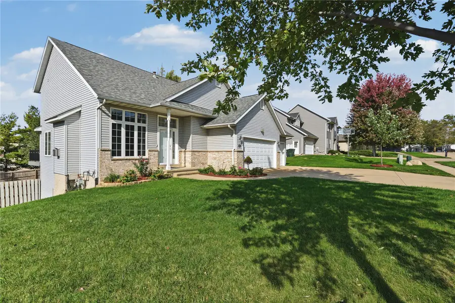 2532 31st Street Sw, Cedar Rapids, IA 52404 - #3