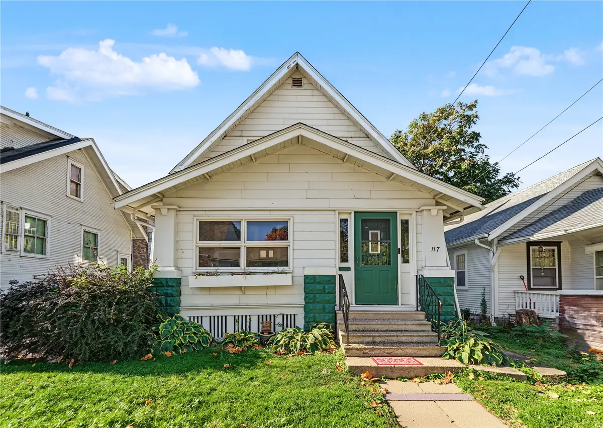 117 21st Street Ne, Cedar Rapids, IA 52402 - #1