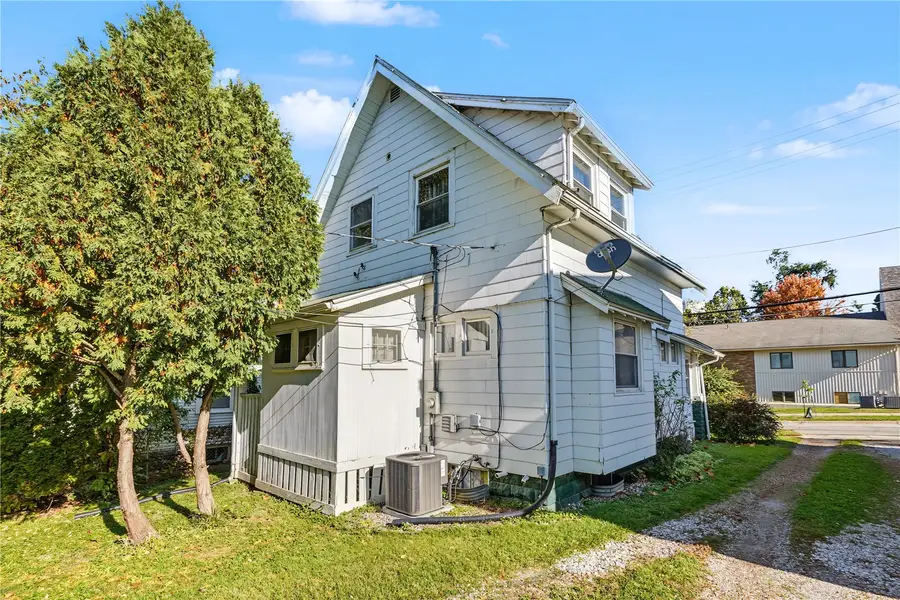 117 21st Street Ne, Cedar Rapids, IA 52402 - #2