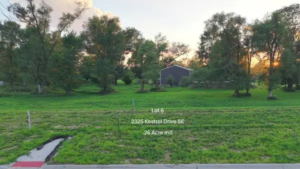 2325 Kestrel Drive Se, Cedar Rapids, IA 52403