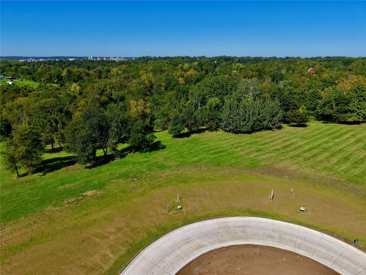 2015 Kestrel Drive Se, Cedar Rapids, IA 52403 - #1